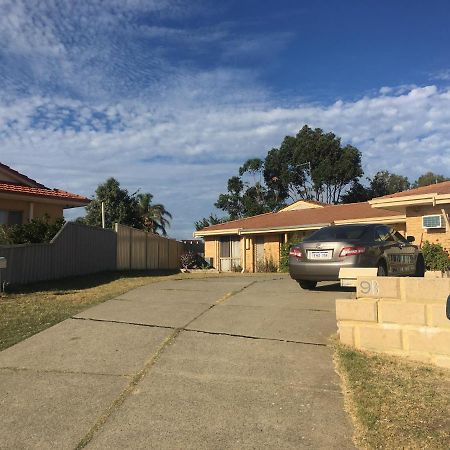Relaxed Ocean View Villa Mandurah Exterior photo
